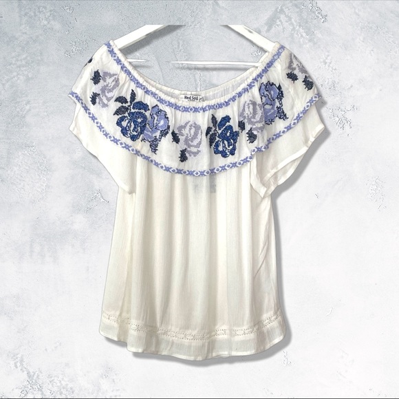 NWT white crochet top - Picture 5 of 13